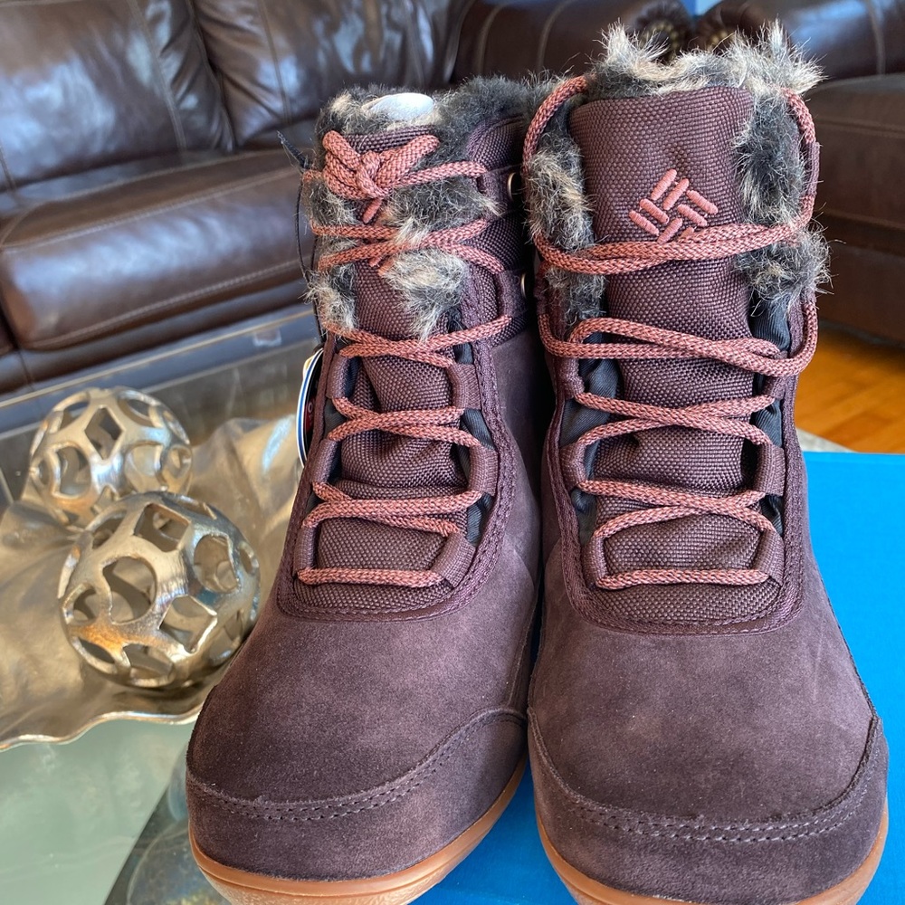 Columbia Minx Shorty Suede Winter Boots with Faux Fur (Waterproof) - Picture 2 of 10